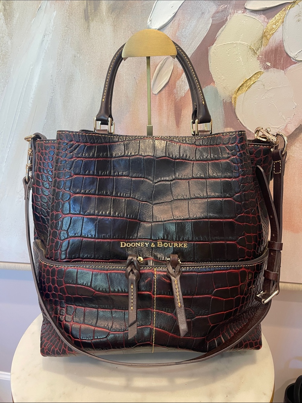 Gorgeous Dooney & Bourke Large Croc-Embossed Bag with Crossbody